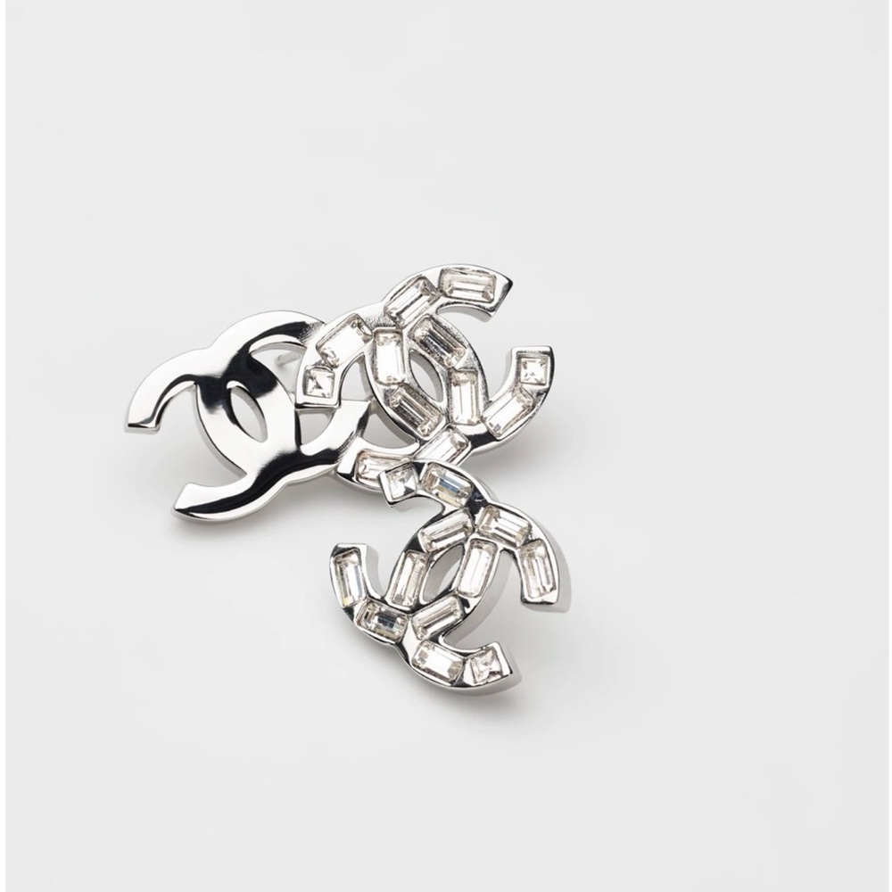 CHANEL Palladium Earrings with Strass details